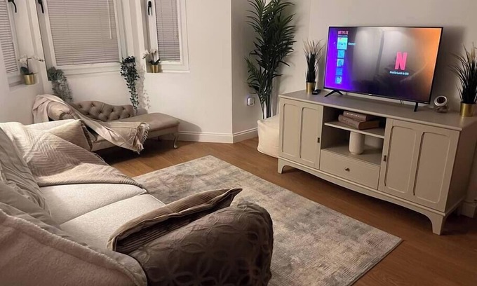 St Leonards-On-Sea Apartment | Hastings Seaside Home