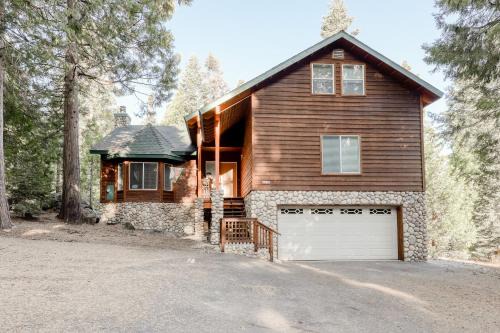 Shaver Lake House | Hatcher's Hideaway