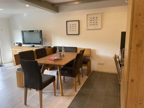 Todtnauberg Apartment | Haus am Sonnenberg,Todtnauberg, Ferienwohnung 305, direkt am Skilift-Skipiste, Nähe Feldberg