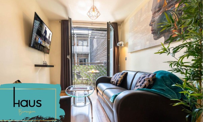 Gay Village Apartment | Haus City Centre Apartment - Balcony - Secure Parking - Arcadian