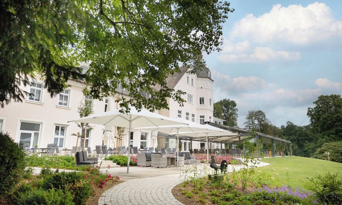Moehnesee Hotel | Haus Delecke