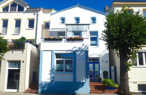 Warnemuende Apartment | Haus der kurzen Wege