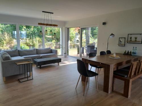 Marburg Apartment | Haus EDDA - Ferienwohnungen mit Garten und Schlossblick