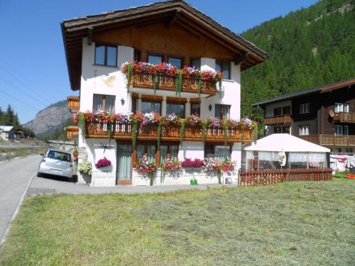 Saas Grund Apartment | Haus Falke