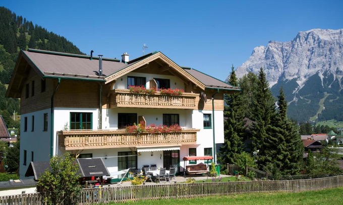 Lermoos Apartment | Haus Gipfelblick