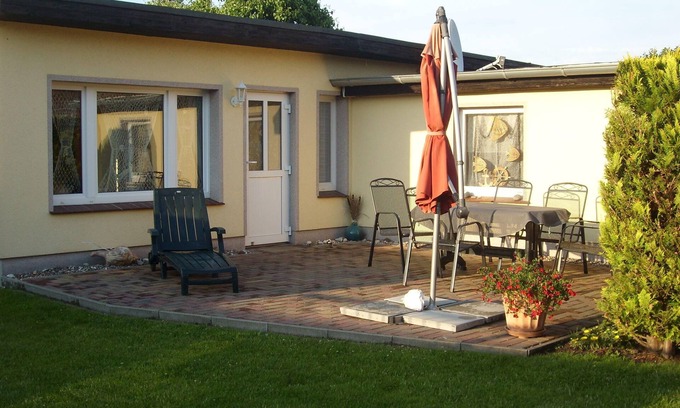 Borgerende Apartment | " Haus J. Bull das Sonneneck" Ferienwohnung an der schönen Ostsee in Börgerende-Rethwisch