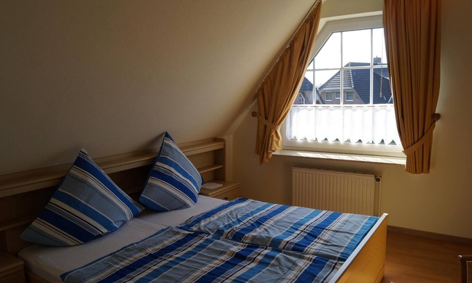 Westerwisch Apartment | Haus Katharina 1 - Holiday apartment in Cuxhaven for up to 4 people