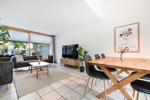 Kreuzlingen House | Haus mit Garten, Sauna und Parkplatz