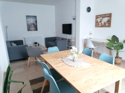 Niederzwehren House | Haus Morgentau mit Garten in zentraler Lage