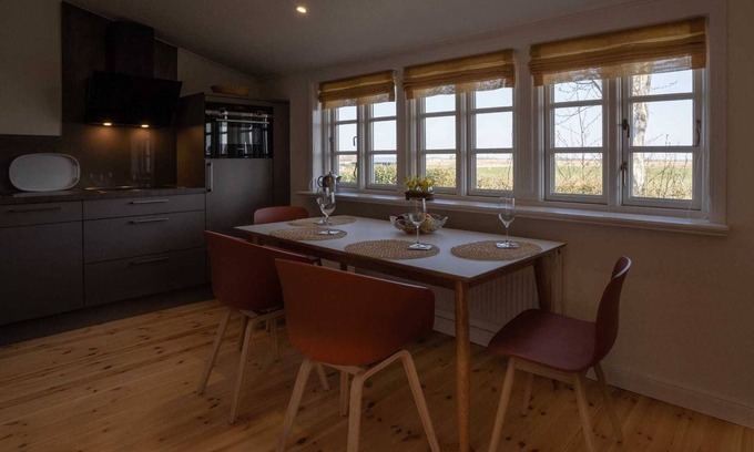 Oevenum Apartment | Haus Nord Windstärke 5 (including breakfast) - Oldsens - Holiday apartments