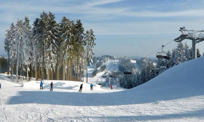 Neuastenberg House | Haus Postwiese - 118 m² vacation home, only 150 m from the ski lift