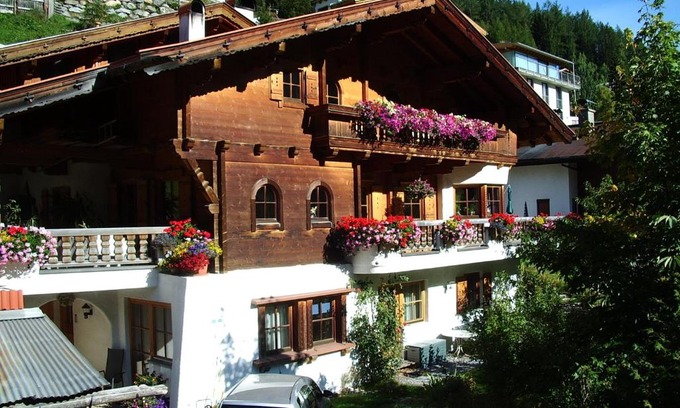 Sankt Anton am Arlberg Apartment | Haus Rali