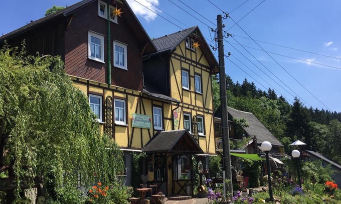 Neuhaus am Rennweg Apartment | Haus Rennsteigrose