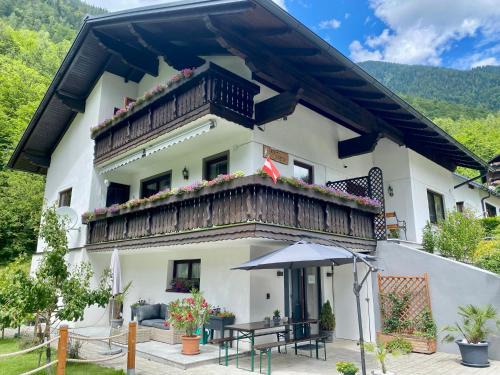 Obertraun Bed & Breakfast | Haus Salzkristall