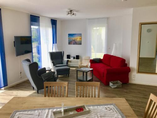 Alt-Travemunde/Ronnau Apartment | Haus Tulle - 2 Ferienwohnungen Schnupp & Lütte mit Saisonstrandkorb