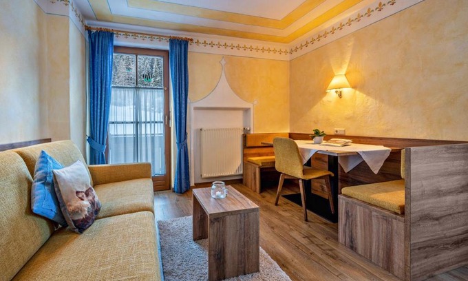 Valle San Silvestro Apartment | Haus zur Vogelweide App 2
