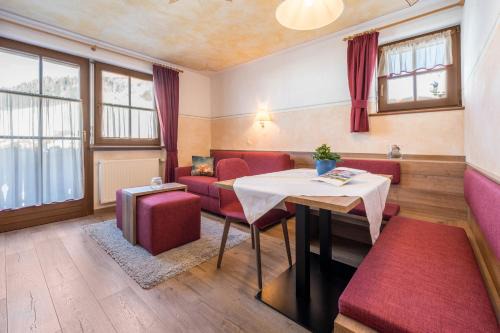 Valle San Silvestro Apartment | Haus zur Vogelweide App 4