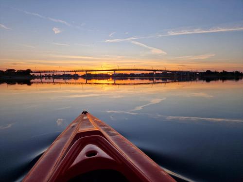 Wangerland Boat Rental | Hausboot auf dem Wangermeer