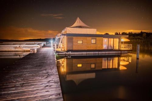 Klitten Boat Rental | Hausboot Bellini