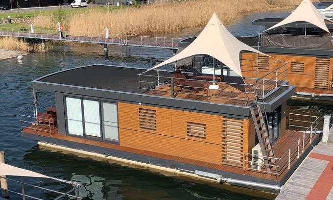 Bitterfeld Boat Rental | Hausboot Harmonie