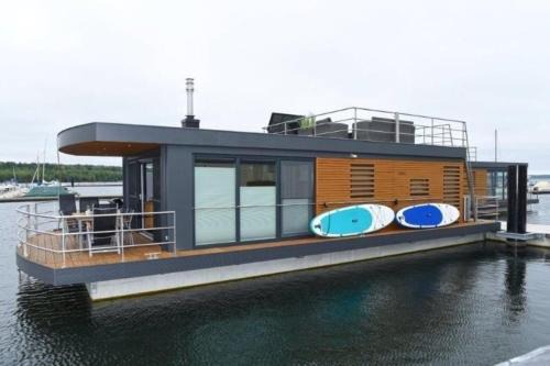 Klitten Boat Rental | Hausboot Vroni