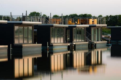 Wangerland Apartment | Hausboot Wangermeer Nordsonne11