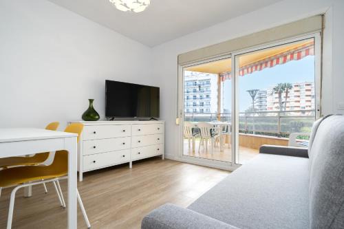 La Pineda Apartment | Hauzify I Apartament Solpins