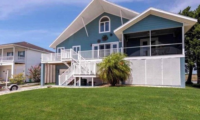 Crystal River House | Have a September to remember! Estuary Oasis, fish, kayak, view manatees, scallop