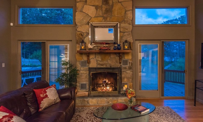 Town of Copake House | Have it all! Lakefront, Pool & Skiing & Gym! 5 Bedrooms