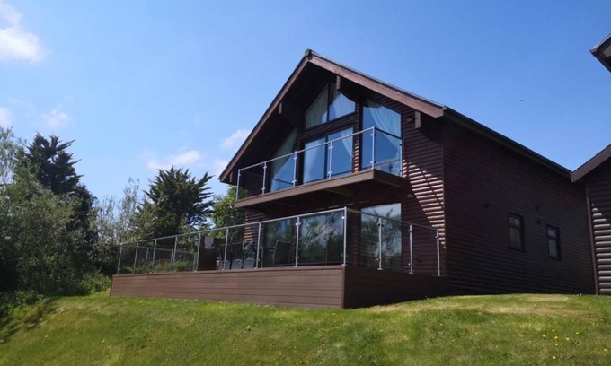 Winnard's Perch House | Haven House with Hot Tub on Retallack Resort with 4 bedrooms