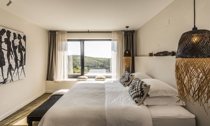 Almocageme Villa | Haven Villa by CadenzLux
