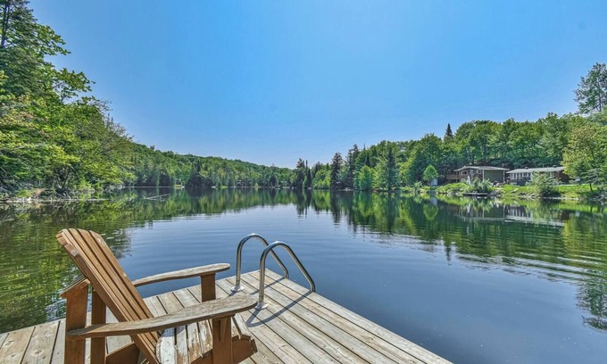 St-Adolphe-d'Howard Ski Chalet | Havre Sommets au bord de l'eau