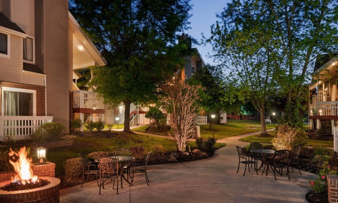 Tinton Falls Hotel | Hawthorn Suites by Wyndham Tinton Falls