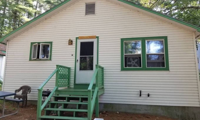 Raymond Cottage | Hawthorne Cottages Chickadee Heights