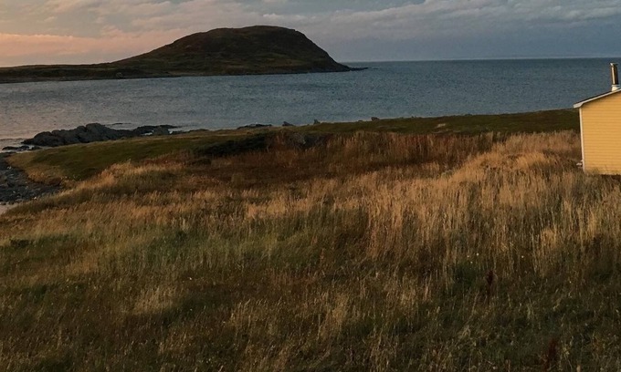 Saint Lunaire-Griquet Cabin | Hay Cove Cottages - Cozy Seaside Cabin with Ocean View