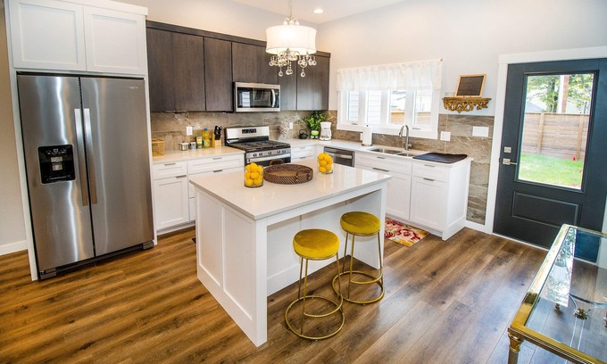 Evansville House | Haynie's Charmer - 3 BR NEW CONSTRUCTION Modern!