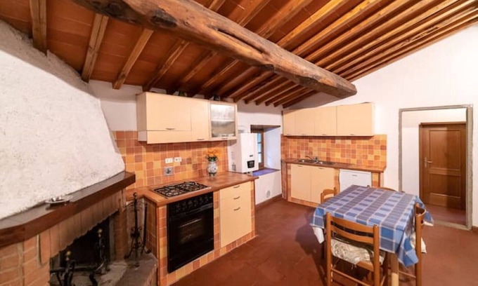 Pontassieve Apartment | Hazel Apartment