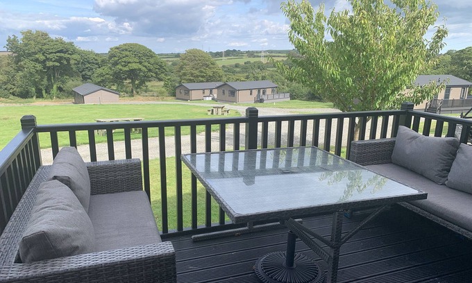 Otterham Apartment | Hazel Lodge -Valley Lodge No 3
