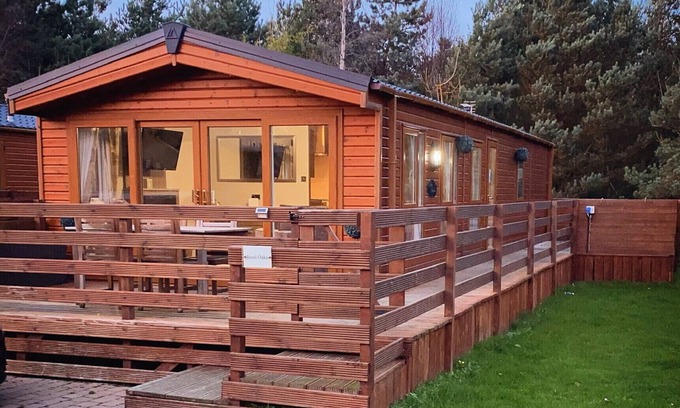 Morpeth Apartment | Hazel Oaks - Two Bedroom Lodge - Hot Tub!