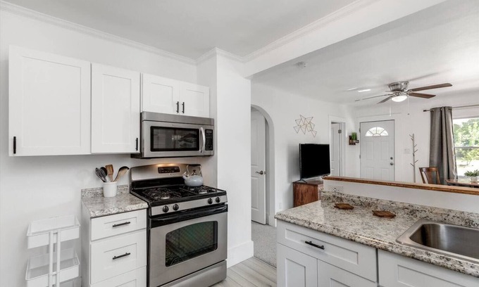 Hazel Park House | Hazel Park Comfy Cottage