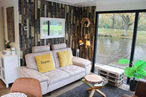 Bad Bederkesa Boat Rental | HB 6 - Hausboot Bad Bederkesa