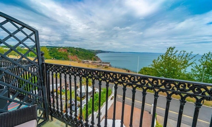Babbacombe House | Headland View B&B