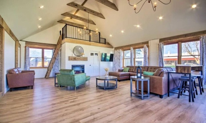 Rolla Other | Headquarters @ Prairie Base, Roomy 2 King Ensuites