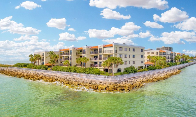 Sunset Beach Condo | Hear the Crash of the Waves/Relax @ Land's End