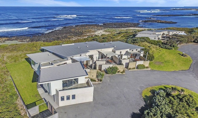 Port Fairy Villa | Hearns Beachside Villa 2