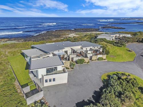 Port Fairy Villa | Hearns Beachside Villa 2