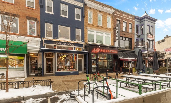 Adams Morgan Bed & Breakfast | Heart of Adams Morgan, Walk Everywhere!