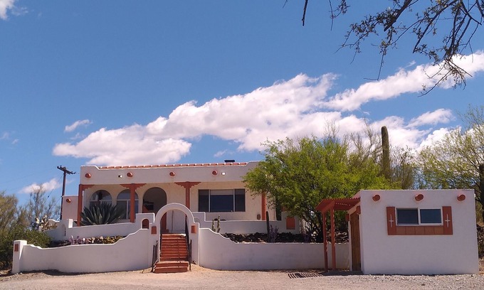 Village Vista House | HEART of Cave Creek, private pool w/heated option! WALK to town, coffee, shops!