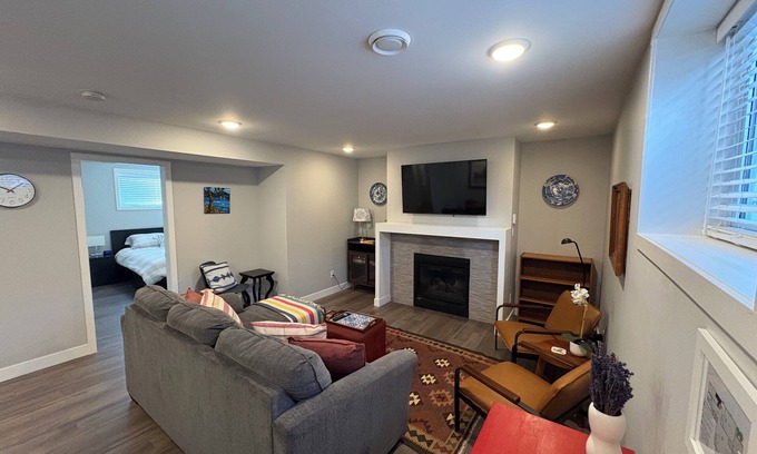 Okanagan-Similkameen Apartment | Heart of downtown Summerland 1-Bdrm basement suite. Walking distances to town.