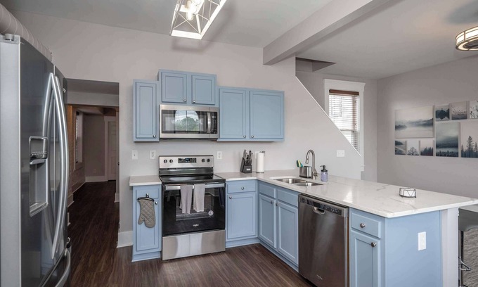 Covington Condo | Heart of Mainstrasse Apt 4